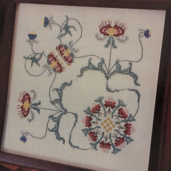 Just CrossStitch Magazine April 1998 - Picture 9 of 16